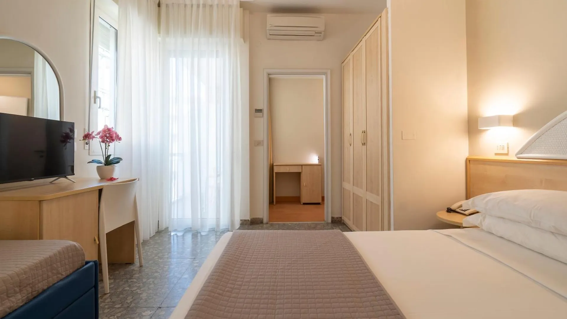 Hotel Constellation Rimini 3*,  Włochy