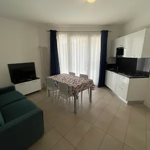 https://villa-marina-caorle.hotelinveneto.com